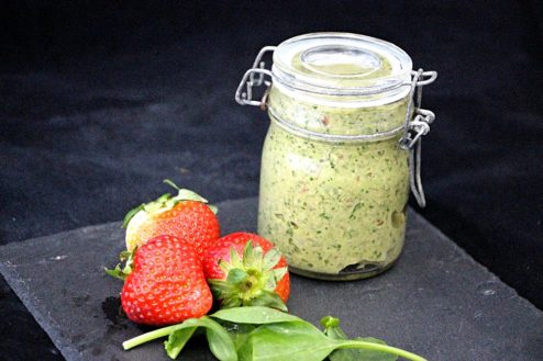 Spargel Erdbeer Pesto